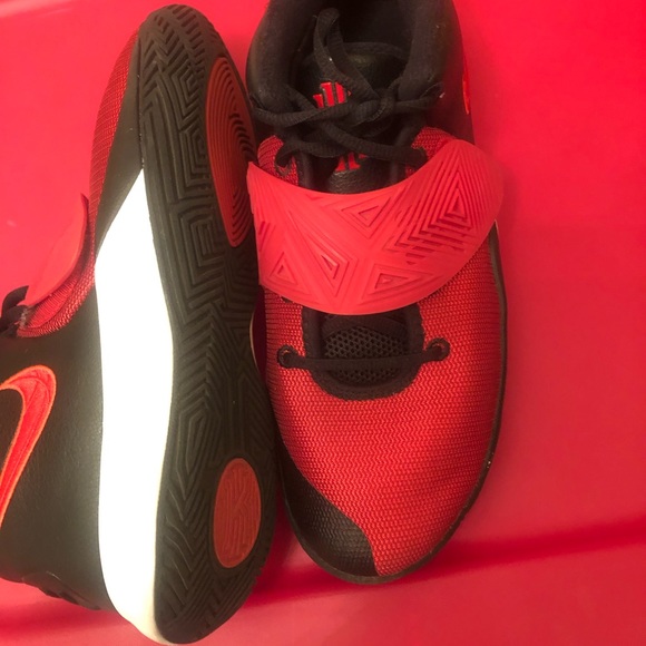 Nike Youth 7Y Sneakers - Picture 4 of 5